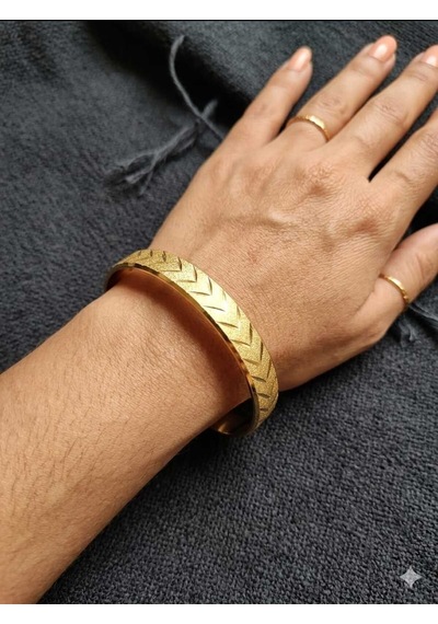 Kadın Kararmaz Gold Çelik Kelepçe Bilezik Geometrik Desenli Altın