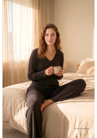 Cottonill Premium - Serene Collection Vizon Rib Dokulu Bol Paça V Yaka Viskon Kadın Pijama Takımı