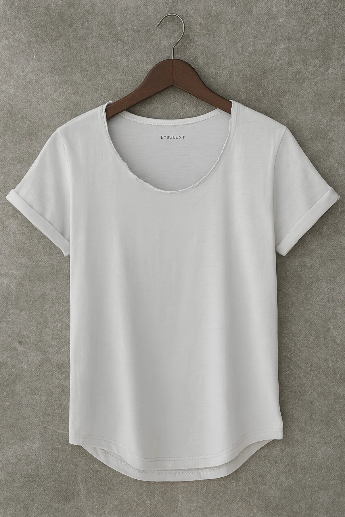 Beyaz Özel Üretim Geniş Yaka Alt Oval Kesim Tişört T-shirt Beyaz