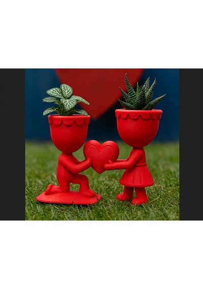 3d Baskı Aşk Saksısı - Kalp Tutan Çift Figürlü Dekoratif Saksı - Kırmızı