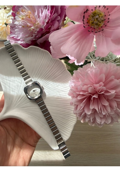 Minimal Metal Kadın Kol Saati Yuvarlak Gümüş Altın