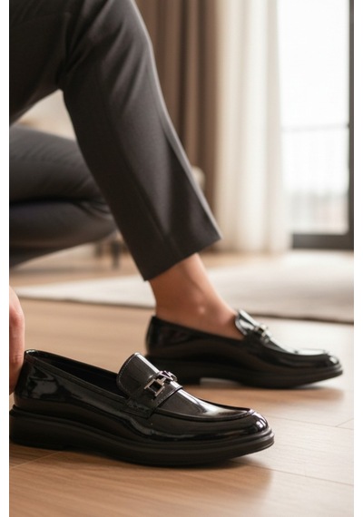 Enoch Hakiki Deri Siyah Metal Aksesuarlı Erkek Comfort Loafer