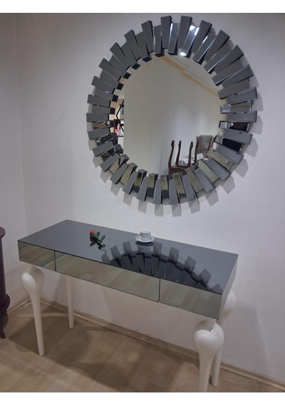Dresuar St 90625 Güneş Model Parlak Füme Cam Ayna Kaplı Kayın Tombul Ayak Beyaz Beyaz Dresuar St 90625 Güneş Model Parlak Füme Cam Ayna Kaplı Kayın Tombul Ayak Beyaz Beyaz