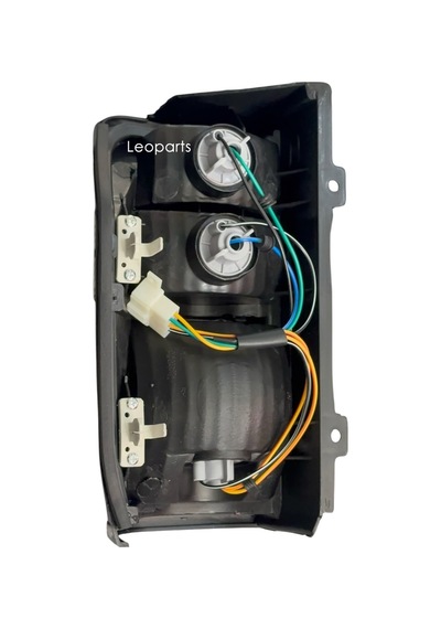 Leoparts Mazda E2200 Stop Lambası Sağ Kırmızı - Beyaz 1999-2005 Sh66-51-150b