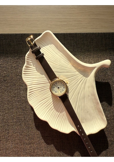 Retro Minimal Deri Kordon Vintage Kadın Kol Saati Yuvarlak Kasa Altın