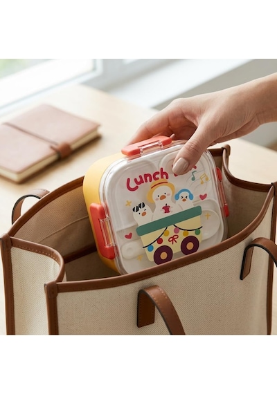 600 Ml Yemek Kabı, 4 Bölmeli Kilitli Lunch Box, Kaşık Dahil Renkli Desenli Saklama Ve Taşıma Kabı, 14x14x8 Cm Çok Renkli