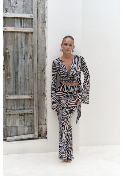 Mai Collection Mai Studios Co. Pnaisyonist Uzun Kol Siyah Crop Etek Takım Siyah Mai Collection Mai Studios Co. Pnaisyonist Uzun Kol Siyah Crop Etek Takım Siyah