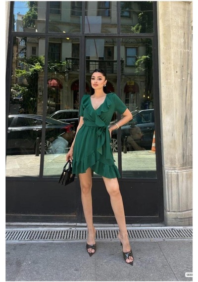 Store Kadın Zarif Detay Krep Kumaş V Yaka Kuşaklı Midi Elbise Zümrüt - 935592181 Zümrüt