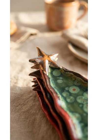 Forest El Yapımı Stoneware Sunum Tabağı Ağaç Formlu Tasarım Alacalı Yeşil Ve Kırmızı