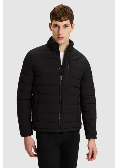 U.S. Polo Assn. Erkek Siyah Dik Yaka Fermuarlı Cepli Kapitone Desenli Mont 50326263-vr046
