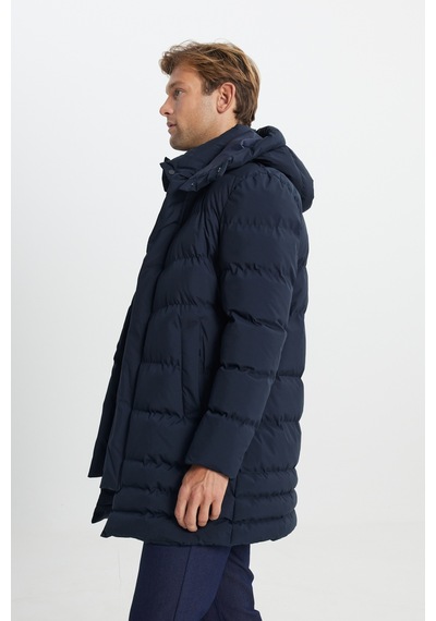 AC&Co / Altınyıldız Classics Erkek Lacı Standart Fit Normal Kesim Çıkma Kapüşon Dik Yaka Yan Cepli Kaban Lacivert AC&Co / Altınyıldız Classics Erkek Lacı Standart Fit Normal Kesim Çıkma Kapüşon Dik Yaka Yan Cepli Kaban Lacivert