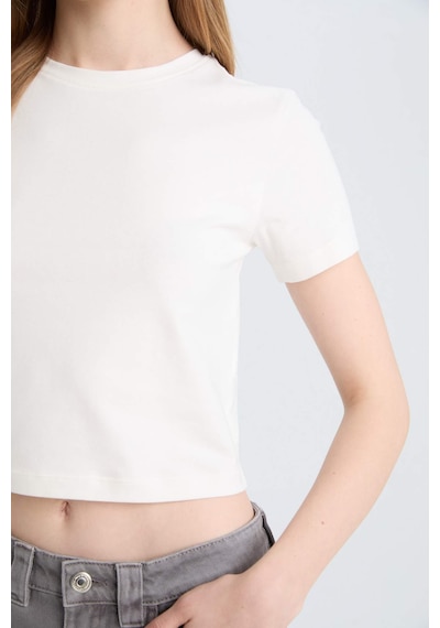 DeFacto Coool Fitted Bisiklet Yaka Basic Düz Kısa Kollu Beyaz Tişört Z8790AZ25SMWT32 DeFacto Coool Fitted Bisiklet Yaka Basic Düz Kısa Kollu Beyaz Tişört Z8790AZ25SMWT32
