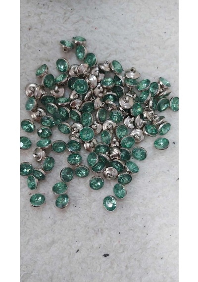 Taşlı Zümrüt Yeşil Metalize Alttan Ayaklı Abiye Düğme 1 Cm 18 Boy 11mm 20 Adet