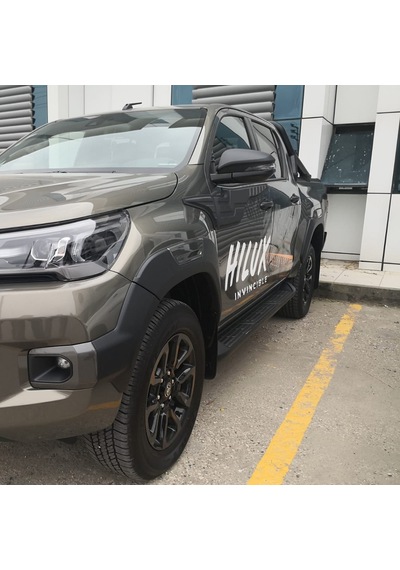 Toyota Hilux 2015-2020 Yıl Aralığı Uyumlu Yarasa Kapı Kaplama 4 Parça