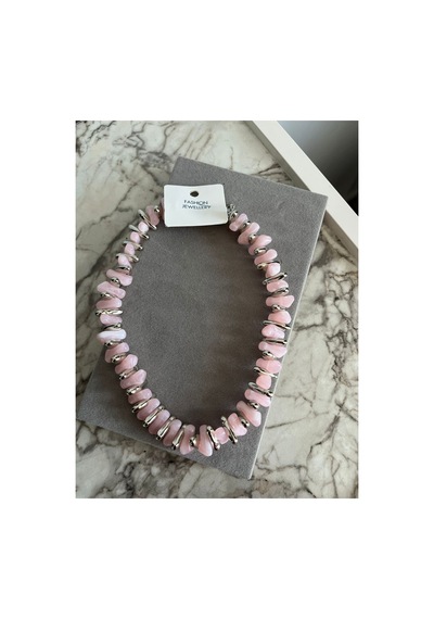 Kadın Pembe Doğal Taş Görünümlü Metal Detaylı Kolye Pembe
