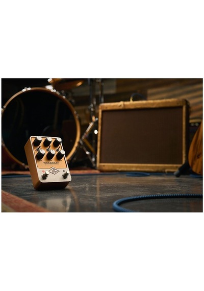 Uafx Woodrow '55 Instrument Amplifier Pedal 50'lerin Klasik Amerikan Tüplü Amplifikatörü