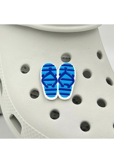 Crocs Terlik Süsü Ve Aksesuarı , Çanta Süsü Jibbitz Parmak Arası Terlik 09 Görsel Logo Aksesuar Açık Mavi-lacivert-beyaz