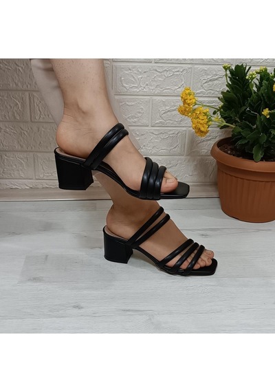 Fiyra 7010 Siyah 5cm Kare Topuk Üç Bant Bayan Terlik Ayakkabı 001