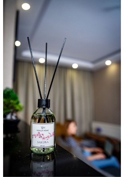 Vivaldi Home Sakura Çiçeği Çubuklu Oda Kokusu Esansiyel Uçucu Yağ 100 ML