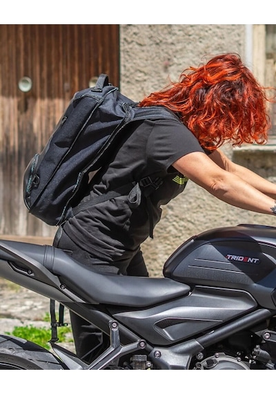 Oj Kyte Motosiklet Sırt Çantası 12-25 Lt. Siyah