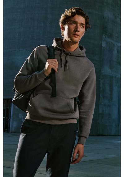 AC&Co / Altınyıldız Classics Erkek Koyu Gri Standart Fit Normal Kesim Kapüşonlu Kanguru Cepli Pamuklu Sweatshirt Koyu Gri AC&Co / Altınyıldız Classics Erkek Koyu Gri Standart Fit Normal Kesim Kapüşonlu Kanguru Cepli Pamuklu Sweatshirt Koyu Gri