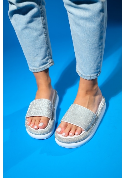Luvishoes Oeste Beyaz Taşlı Tek Bantlı Kalın Tabanlı Kadın Terlik Beyaz