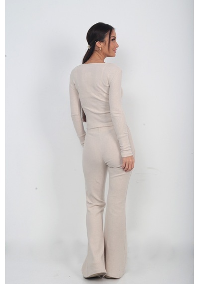 By Saygı Kadın Gold Düğmeli Uzun Kollu Bluz Beli Lastikli İspanyol Paça Pantolon 2'li Takım Bej By Saygı Kadın Gold Düğmeli Uzun Kollu Bluz Beli Lastikli İspanyol Paça Pantolon 2'li Takım Bej