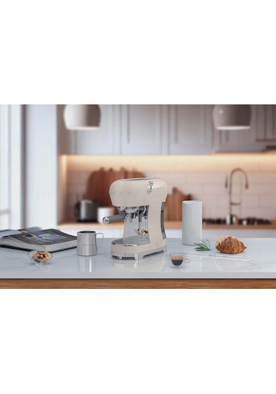 Smeg ECF02CREU Espresso Makinesi