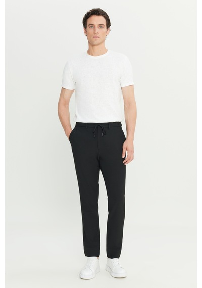 AC&Co / Altınyıldız Classics Erkek Sıyah Slim Fit Dar Kesim Gofre Desenli Beli Bağlamalı Yan Cepli Travel Casual Pantolon Siyah AC&Co / Altınyıldız Classics Erkek Sıyah Slim Fit Dar Kesim Gofre Desenli Beli Bağlamalı Yan Cepli Travel Casual Pantolon Siyah