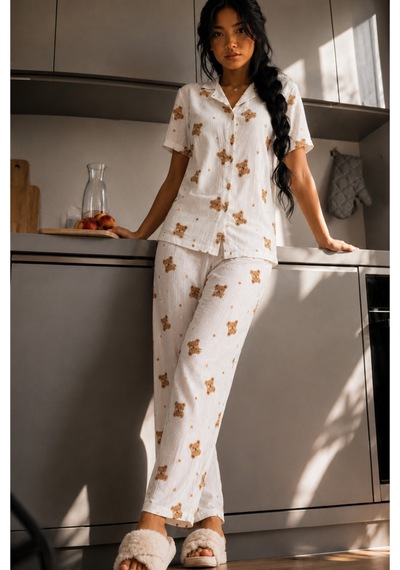 Kadın Zarif Yaka Dokulu Ferah Kırık Beyaz Pijama Takımı