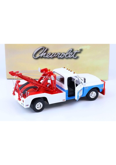 1:18 Greenlight 1969 Chevrolet C-30 Dually Wrecker