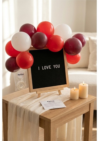 Sevgililer Günü Yıl Dönümü Süsleme Mini Set Siyah Keçe Yazı Panosu Standlı Balon Zincirli Romantik Sürpriz Kutlama Seti