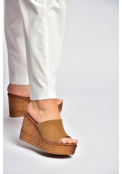 Fox Shoes Y996559902 Taba Süet Dolgu Tabanlı Kadın Terlik
