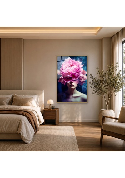 Pembe Şakayıklı Kadın Gold Çerçeveli Cam Tablo