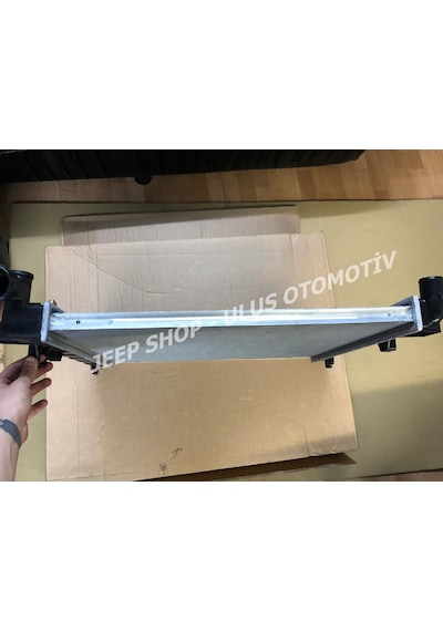 Jeep Grand Cherokee Su Radyatörü 4.7L 01/04 Usa 52079883Ab