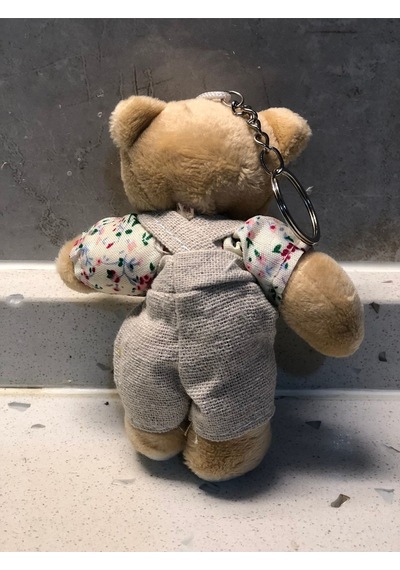 Sevimli Elbiseli Tulumlu Ayıcık Peluş Oyuncak Anahtarlık Uyku Arkadaşı Hediyelik 12 Cm Yeşil