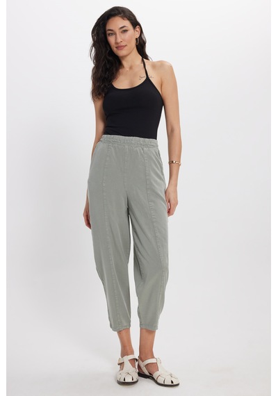 Tudors Kadın Slim Fit Dar Kesim Pamuklu Halter Yaka İnce Bağcıklı Siyah Crop-50717
