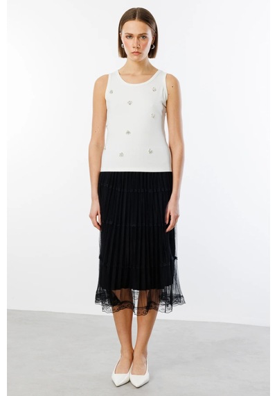 On Fashion Taşlı Kolsuz V Yaka Kadın Bluz 25y.on.blz.51384.01 Ekru
