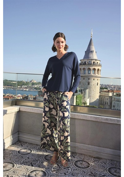 Will Like Herşeytrend Yaprak Desenli Uzun Kollu V Yaka Pijama Takımı Lacivert
