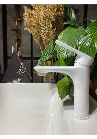 İsaoğlu Yapı Beyaz Lavabo Bataryası Beyaz Banyo Musluğu Mat Beyaz Lavabo Musluk Kare Modern Tasarım Beyaz
