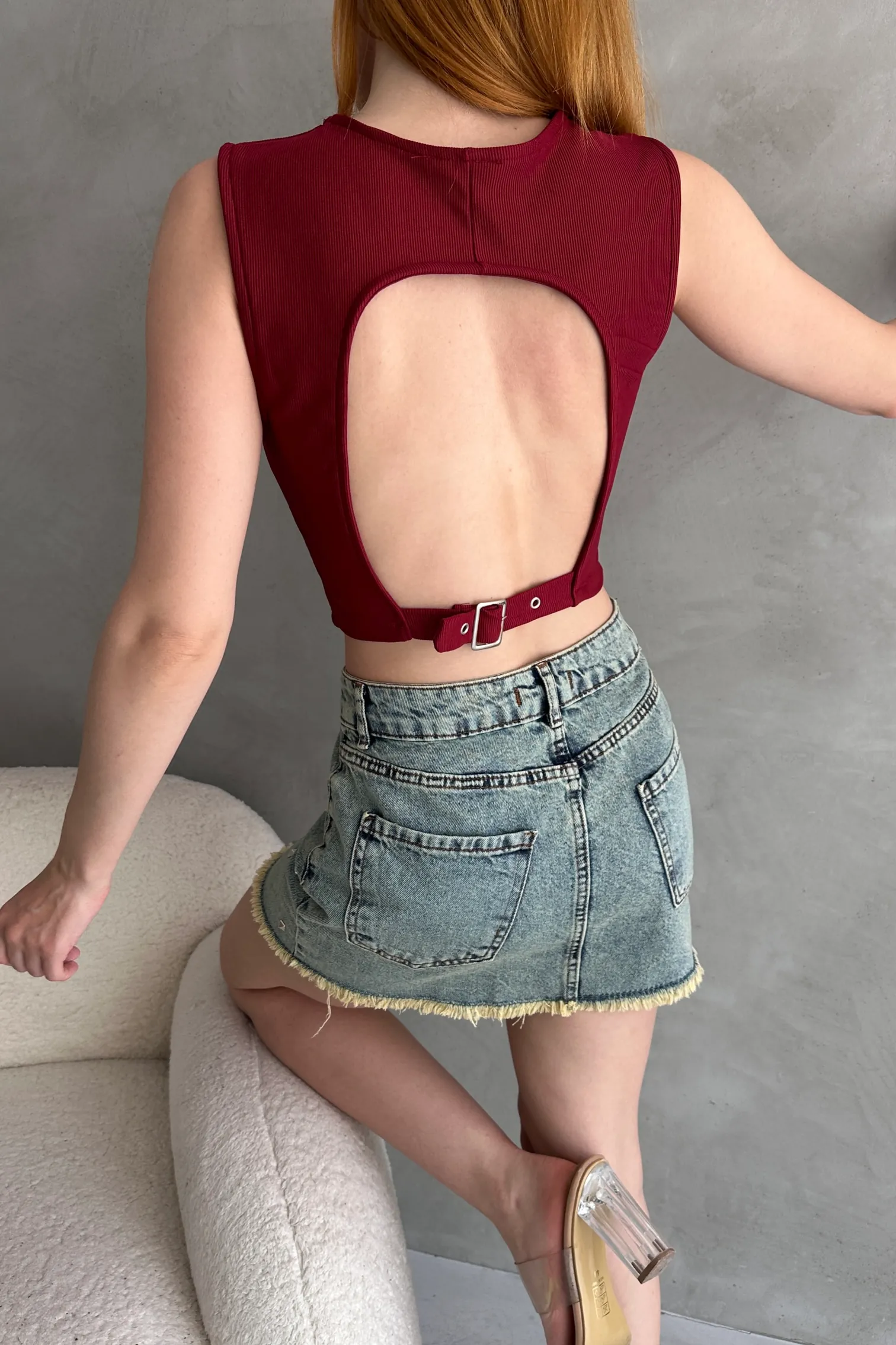 Nido Sırtı Kemer Detaylı Kaşkorse Crop Bluz Bordo