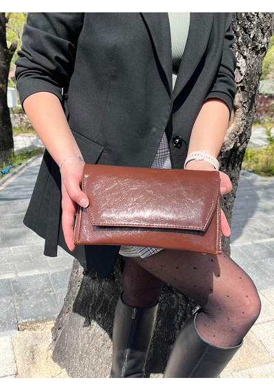 Butikolea Edge Mini Zincir Askılı Portföy Kadın Çantası Kahverengi
