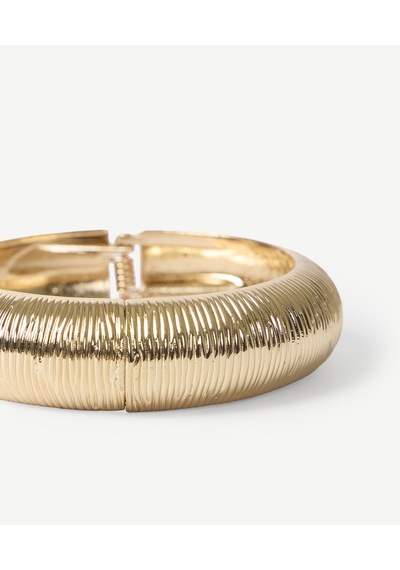 Yargıcı Dokulu Kelepçe Bileklik 26kkbj8145x 630 Gold