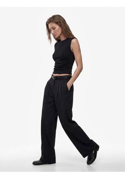 Koton Krep Scuba Slim Fit Drape Detaylı Kolsuz Bisiklet Yaka Bluz Siyah 7wak10037ek