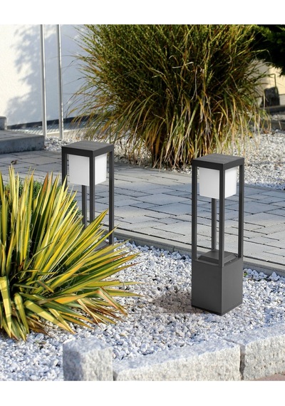 Beliani Güneş Enerjili Led Bahçe Direk Lambası, Ip54 Korumalı, Modern Ve Minimalist Tasarım Lambader Siyah Diğer