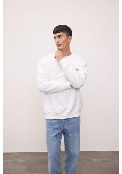 DeFacto Oversize Geniş Kalıp Bisiklet Yaka Kalın Basic Düz Sweatshirt T5139AZ24AUWT32