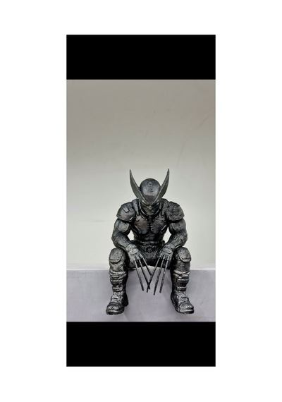 Wolverine Oturan Figür 15 Cm Maskeli