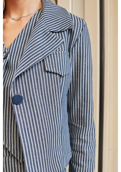 Kadın Yakalı Cep Kapaklı Uzun Kol Hafif Likralı Kumaş Blazer Ceket-lacivert Çizgi Lacivert Ç. Kadın Yakalı Cep Kapaklı Uzun Kol Hafif Likralı Kumaş Blazer Ceket-lacivert Çizgi Lacivert Ç.