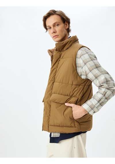 Koton Kapaklı Cep Detaylı Dik Yaka Slim Fit Şişme Yelek Haki Desenli 5wam20046hw Haki