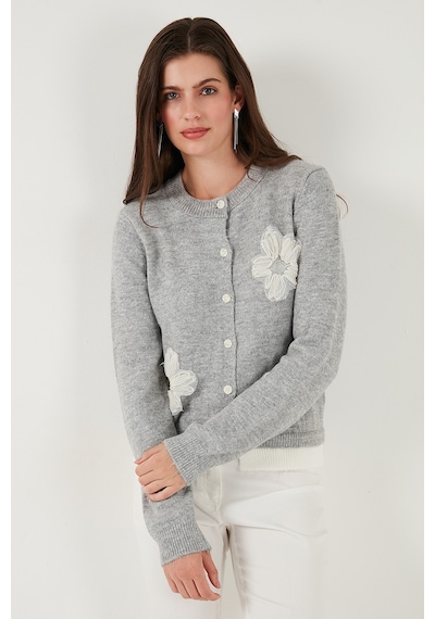 Lela Premium Tül Çiçek Detaylı Regular Fit Bisiklet Yaka Düğmeli Triko Bayan Hırka 680Hi002421 Gri